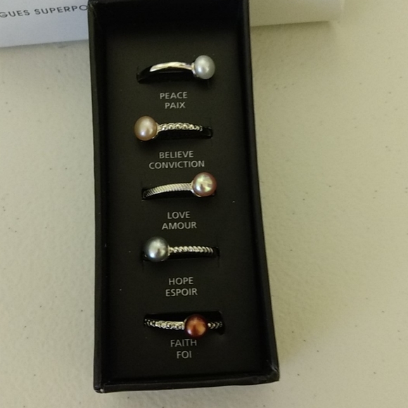 Avon Genuine Freshwater Pearl Stacking Ring Set. - Picture 3 of 4
